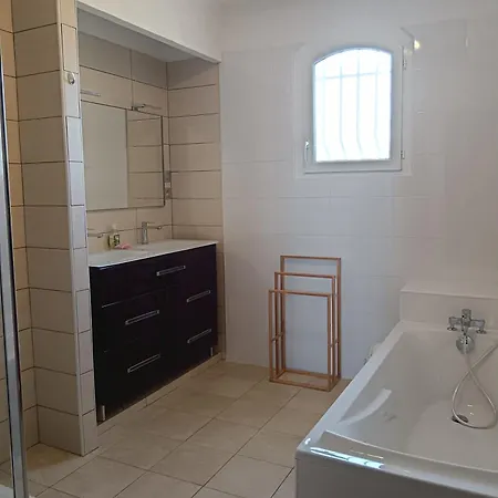 Les Grenadines Etage * Mèze