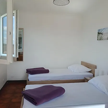 Les Grenadines Etage Mèze